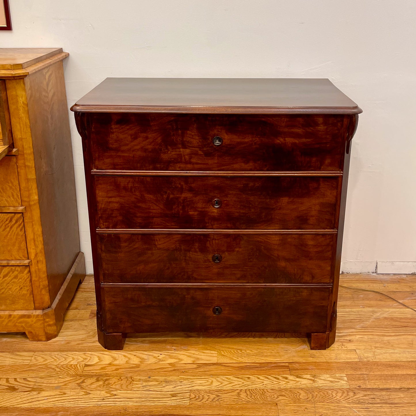 Late 19th Century Chest of Drawers in Mahogany